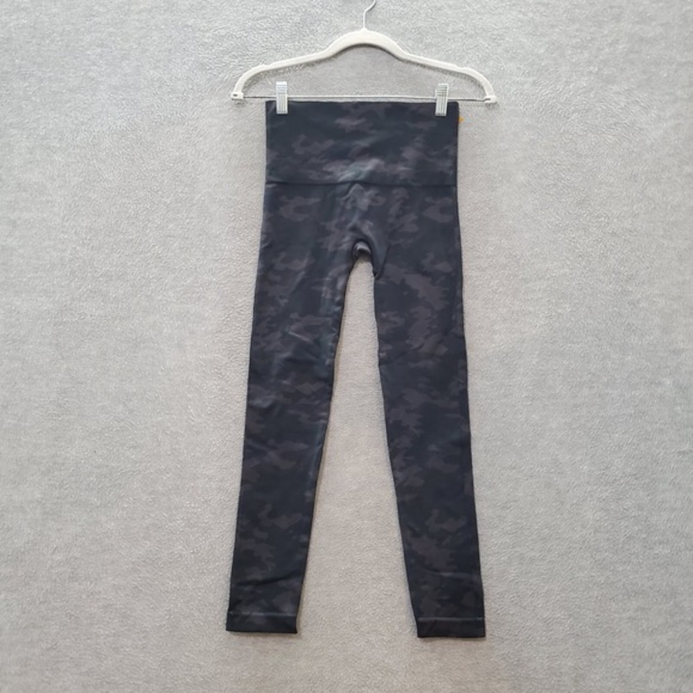 Spanx Women Activewear Pants Medium Gray Camo Leggings Cropped‎ 24 in Inseam